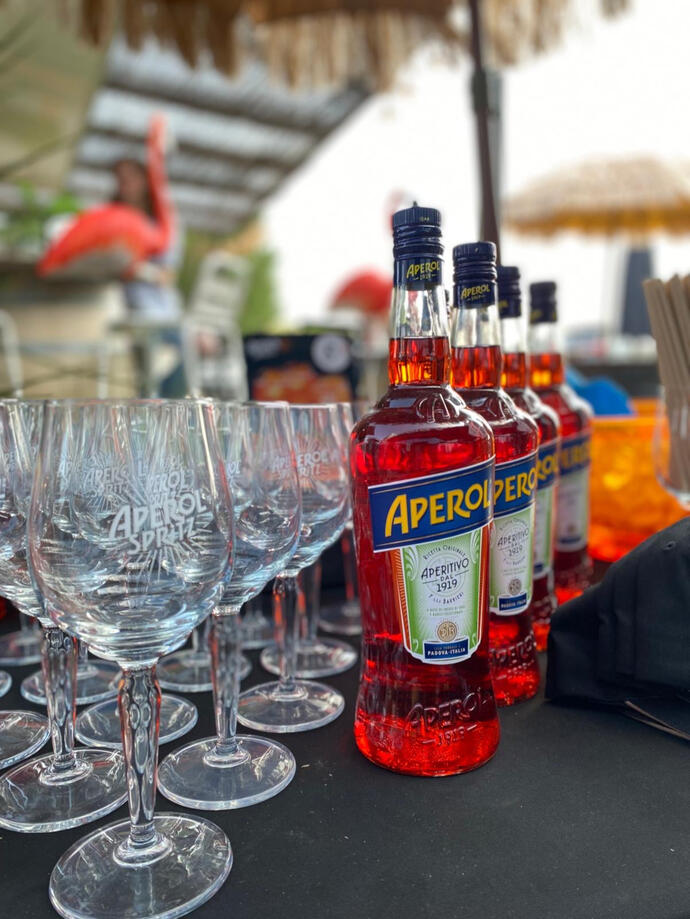 bar à spritz et apéritif italien en Occitanie animation bar à spritz Aperitivo italien Montpellier cocktail dinatoire prosecco aperol campari cocktail italien Apéro dinatoire italien à domicile Traiteur italien Montpellier / Traiteur italien occitanie traiteur montpellier
